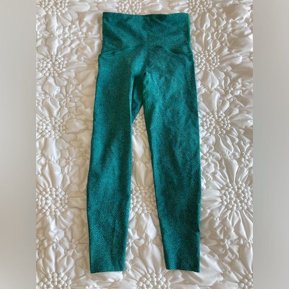 SPANX Pants - SPANX booty boost Teal patterned  Leggings